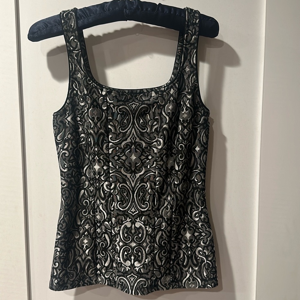 White House black market blouse size extra small